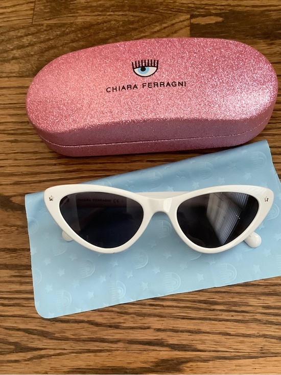 Chiara Ferragni Accessories - Chiara Ferragni White Sunglasses